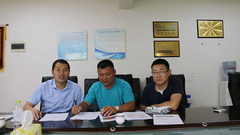 科尼樂混凝土機械設(shè)備給我司帶來很大的方便 科尼樂混凝土機械設(shè)備給我司帶來很大的方便