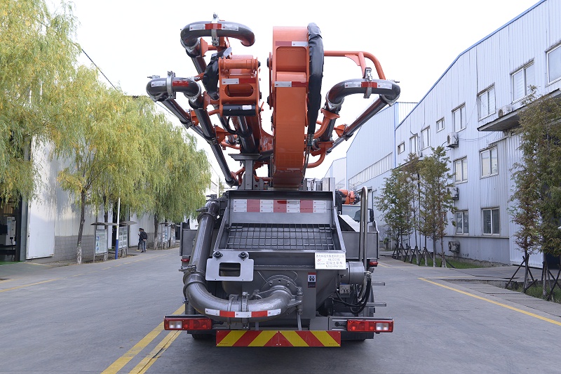 青島混凝土泵車價格 (7) 青島混凝土泵車價格 (7)